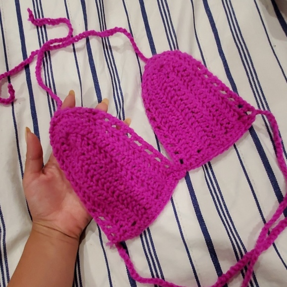 Bikini - Picture 3 of 3